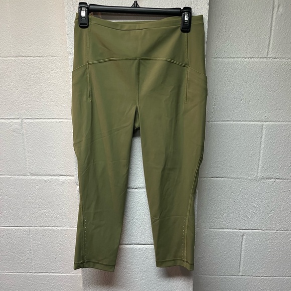 Lululemon Chic Olive Green Workout Leggings - Picture 1 of 5